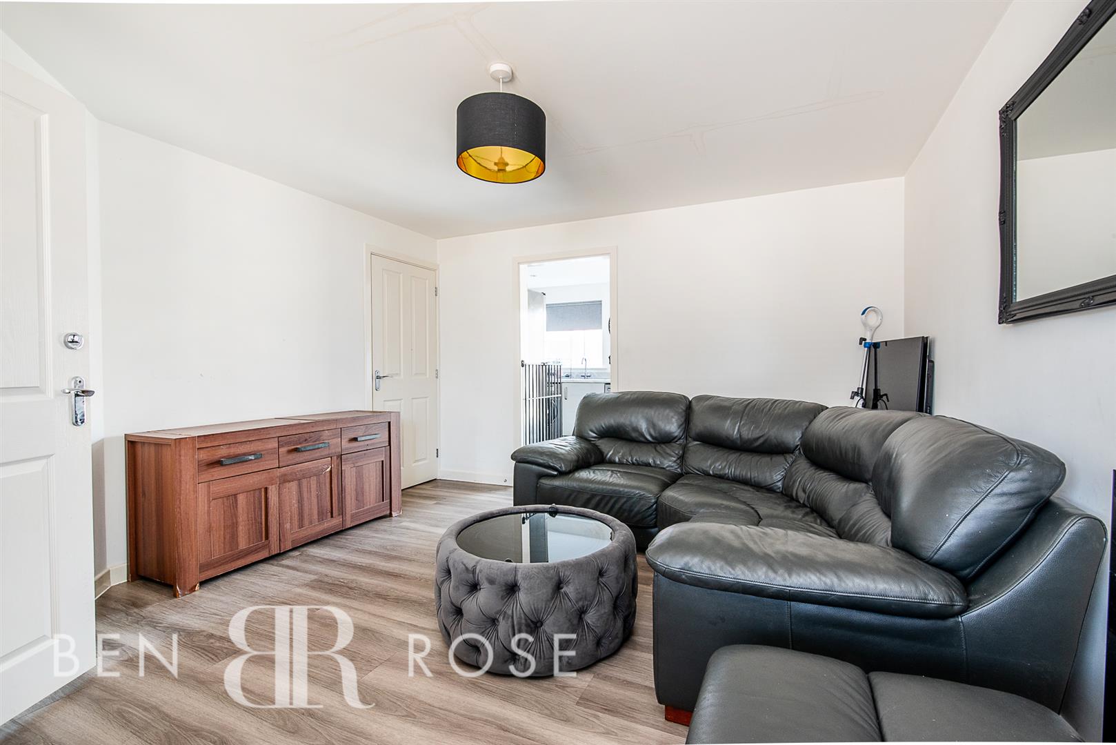 3 bed property in Fylde Crescent, Hesketh Bank
